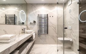 Suite Charles Braun Bad - Designhotel Laurichhof Pirna