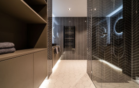 Suite Spotlight Dusche  - Designhotel Laurichhof Pirna